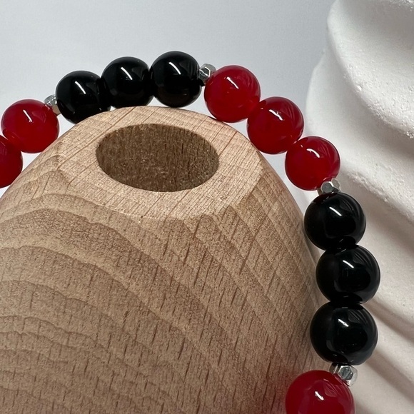 RED & Black Stretch Beaded Bracelet 6.5” - Picture 7 of 15